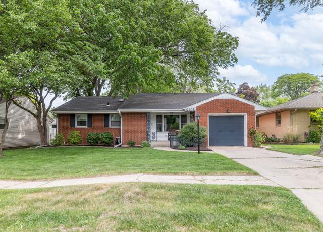 Property at 3904 Barrington Rd, Rockford, IL 61107, 3 beds, 1 bath