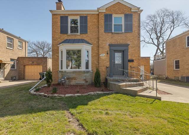 Property at 7241 N Kilpatrick Ave, Lincolnwood, IL 60712, 3 beds, 1.5 baths