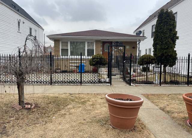 Property at 2442 W 45th Pl, Chicago, IL 60632, 6 beds, 2.5 baths