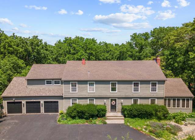 Property at 4616 Tamarack Ct, Crystal Lake, IL 60012, 5 beds, 3.5 baths