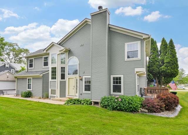 Property at 1720 Kresswood Dr, West Chicago, IL 60185, 2 beds, 2.5 baths