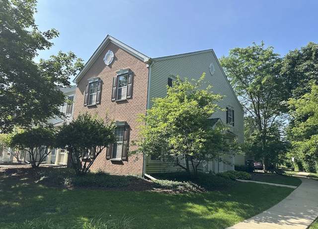 Property at 378 S Litchfield Dr, Round Lake, IL 60073, 3 beds, 2.5 baths