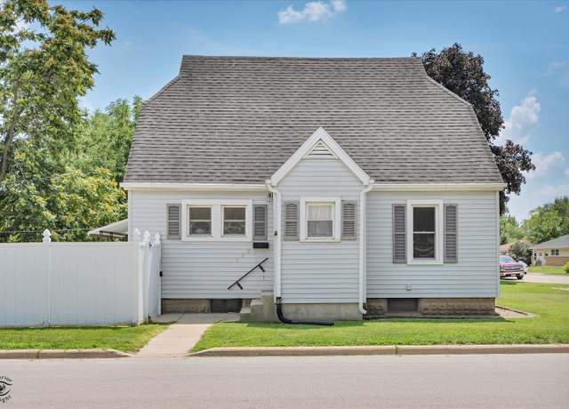 Property at 220 Franklin St, Bradley, IL 60915, 3 beds, 1 bath