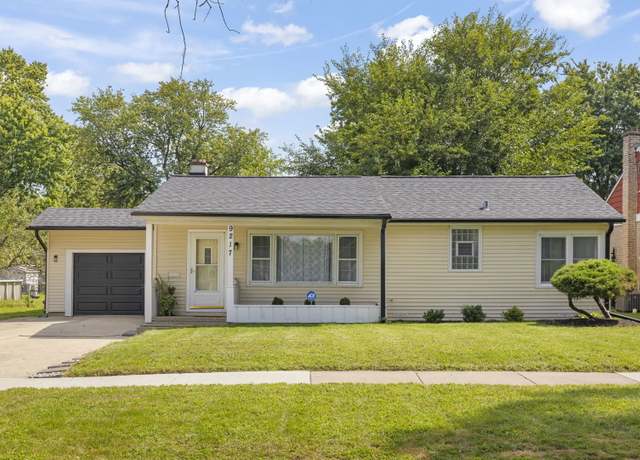 Property at 9217 Lynwood Dr, Oak Lawn, IL 60453, 2 beds, 1 bath