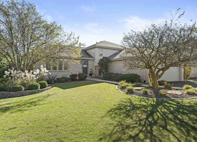 Property at 612 Columbia Dr, New Lenox, IL 60451, 4 beds, 2 baths