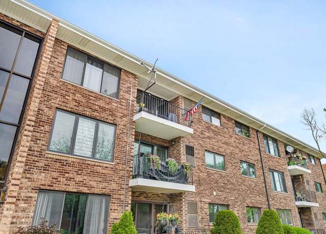 Property at 8820 Mobile Ave Unit 3C, Oak Lawn, IL 60453, 2 beds, 2 baths
