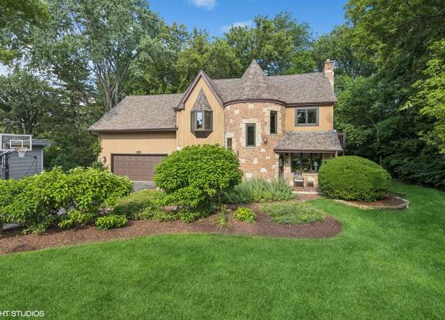 Property at 5525 Lee Ave, Downers Grove, IL 60515, 4 beds, 3.5 baths