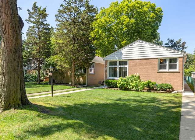 Property at 826 Brown Ave, Evanston, IL 60202, 3 beds, 2 baths