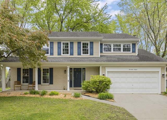 Property at 1716 Cedar Glen Ct, Libertyville, IL 60048, 4 beds, 2.5 baths