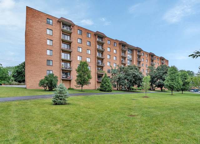 Property at 1727 W Crystal Ln #308, Mount Prospect, IL 60056, 2 beds, 2 baths