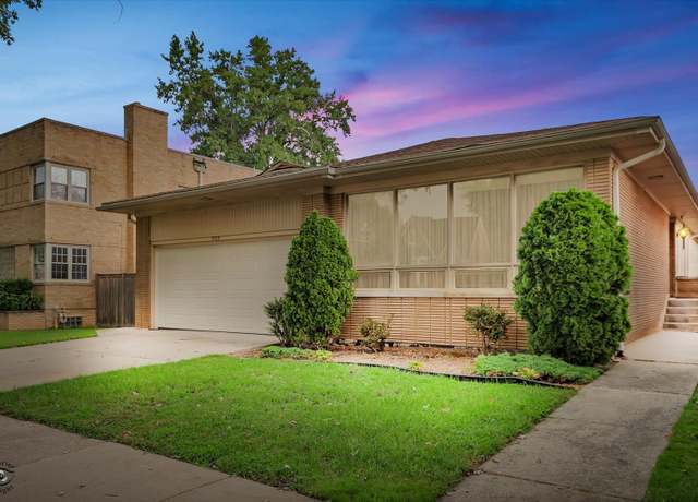 Property at 9139 S Oakley Ave, Chicago, IL 60643, 5 beds, 4.5 baths