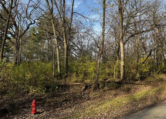 Property at 107 Maple Ln, Dixon, IL 61021