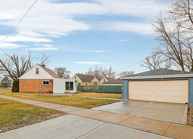 Property at 6831 S 79th Ave, Bridgeview, IL 60455, 3 beds, 2 baths