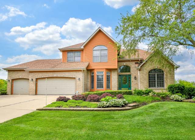 Property at 802 Ridgelawn Trl, Batavia, IL 60510, 4 beds, 4 baths