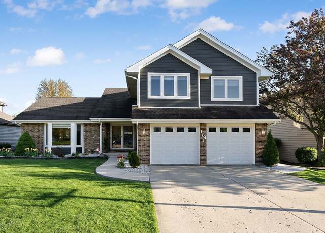 Property at 164 Wilcox Dr, Bartlett, IL 60103, 4 beds, 3.5 baths