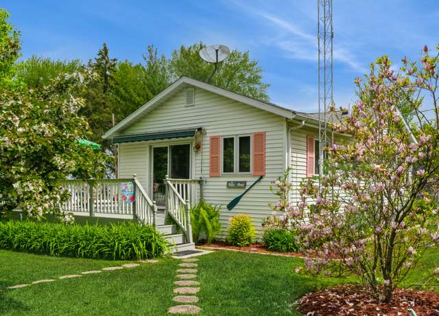 Property at 26477 Springwell St, Antioch, IL 60002, 2 beds, 1 bath