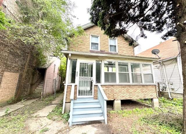 Property at 225 E 138th St, Dolton, IL 60419, 4 beds, 1 bath