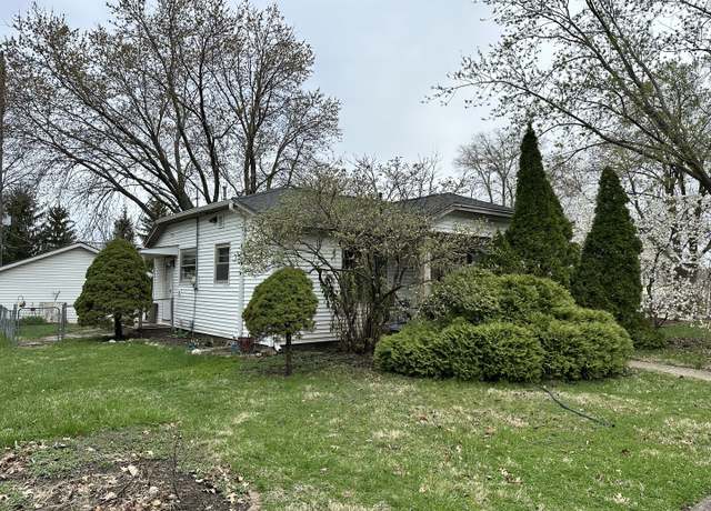 Property at 808 E Park St, Urbana, IL 61802, 2 beds, 1 bath