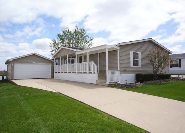 Property at 438 Lilac Ln, Matteson, IL 60443, 3 beds, 2 baths