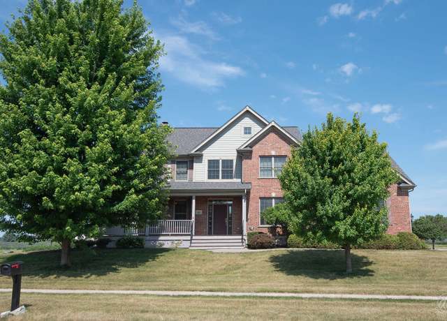 Property at 1019 Freedom Cir, Sycamore, IL 60178, 4 beds, 3 baths