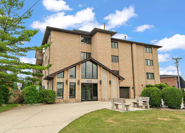 Property at 11020 S Keating Ave #202, Oak Lawn, IL 60453, 2 beds, 2 baths
