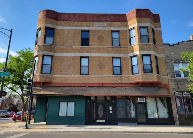 Property at 1756 W 35th St Unit 3F, Chicago, IL 60609, 3 beds, 2 baths