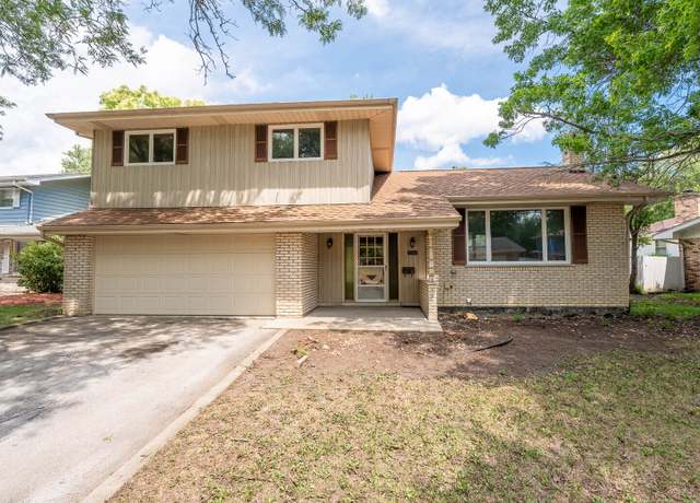 Property at 19147 Loomis Ave, Homewood, IL 60430, 3 beds, 2.5 baths
