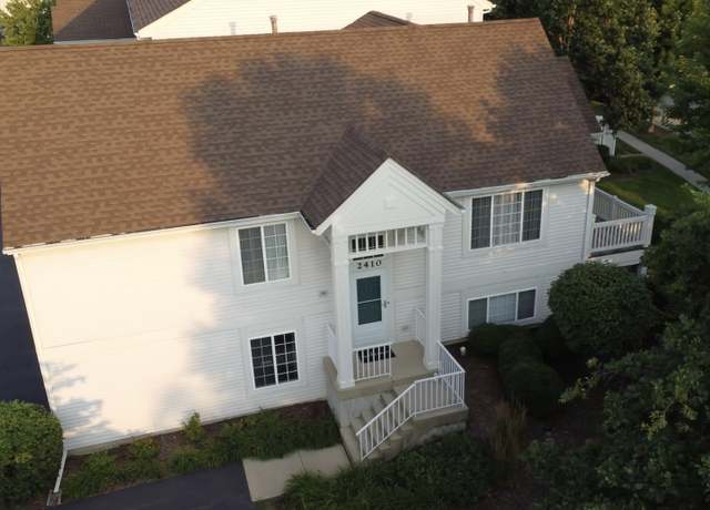 Property at 2410 Daybreak Ct, Elgin, IL 60123, 2 beds, 2 baths