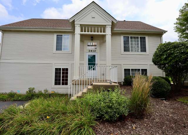 Property at 2410 Daybreak Ct #3, Elgin, IL 60123, 2 beds, 2 baths