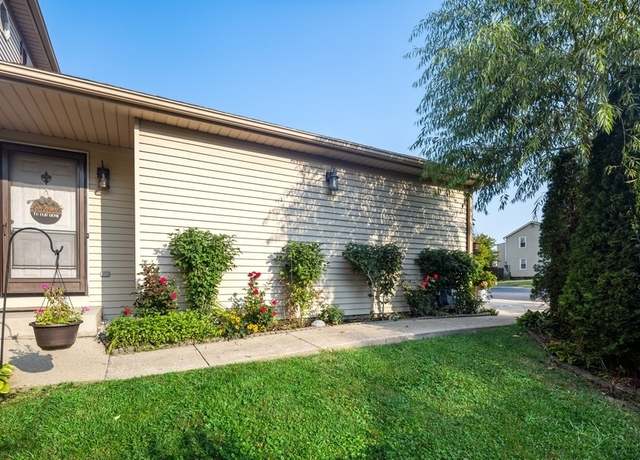 homes for sale in rochester il school district