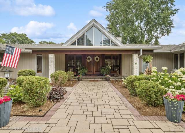 Property at 925 S Burton Pl, Arlington Heights, IL 60005, 5 beds, 5 baths