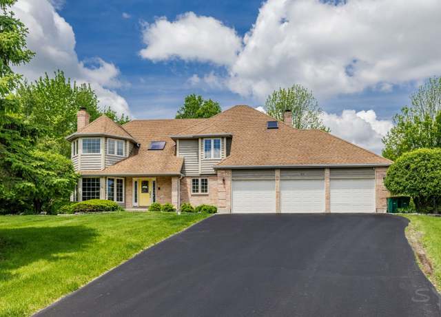 Property at 181 N Meadowlark Dr, Hawthorn Woods, IL 60047, 4 beds, 2.5 baths