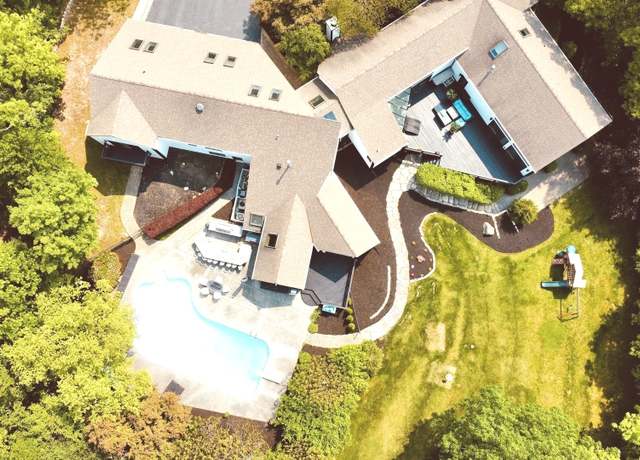 Property at 112 Ravine Ln, North Barrington, IL 60010, 4 beds, 4.5 baths