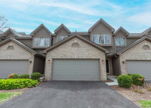 Property at 924 Millcreek Cir, Elgin, IL 60123, 2 beds, 2 baths