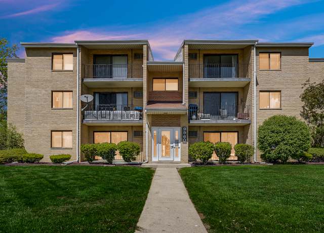Property at 9960 Franchesca Ct Unit 2C, Orland Park, IL 60462, 2 beds, 2 baths