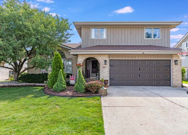 Property at 627 Driftwood Ave, Romeoville, IL 60446, 3 beds, 2.5 baths
