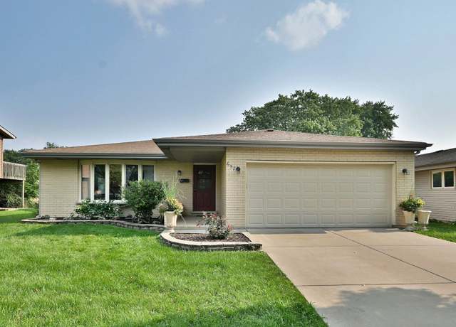 Property at 657 Sable Dr, Addison, IL 60101, 3 beds, 2 baths