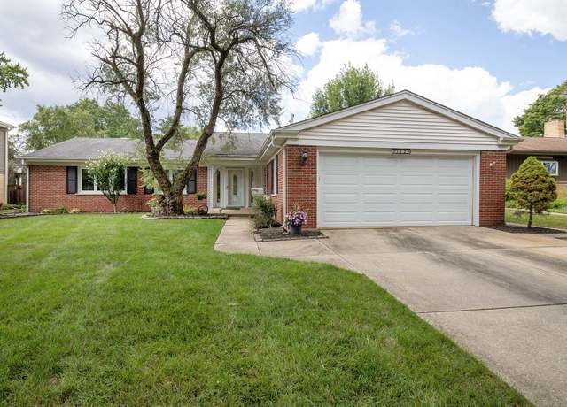 Property at 112 N Regency Dr W, Arlington Heights, IL 60004, 5 beds, 2.5 baths