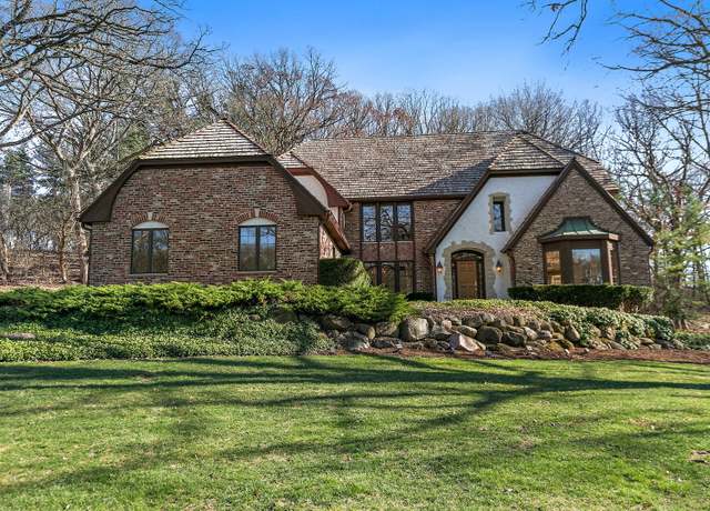Property at 4001 Wyndwood Dr, Crystal Lake, IL 60014, 4 beds, 4.5 baths