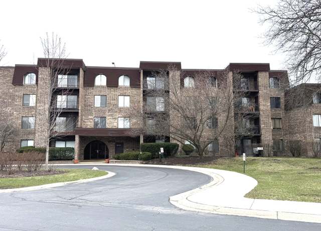 Property at 2050 Valencia Dr #405, Northbrook, IL 60062, 3 beds, 2 baths