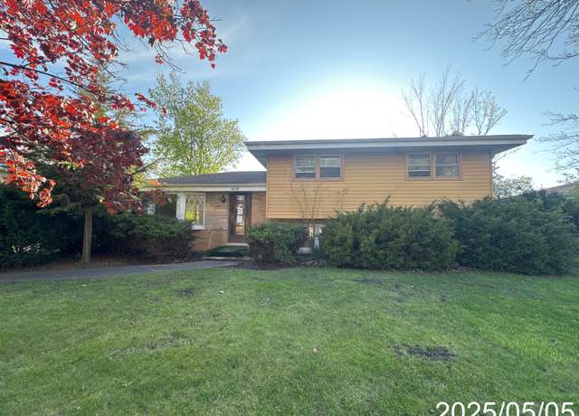 Property at 9276 N Western Ave, Des Plaines, IL 60016, 3 beds, 2 baths