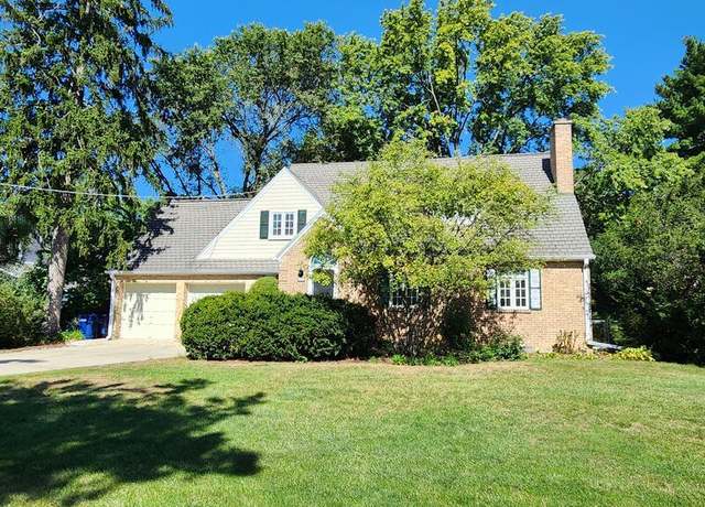 Property at 1828 E Lincoln Ave, Des Plaines, IL 60018, 3 beds, 1.5 baths