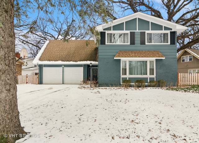 Property at 2114 Vermont St, Rolling Meadows, IL 60008, 4 beds, 2.5 baths