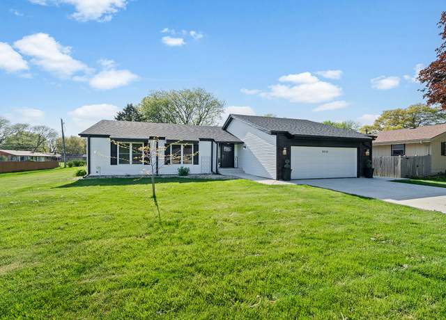 Property at 3512 N Court St, Rockford, IL 61103, 3 beds, 2 baths