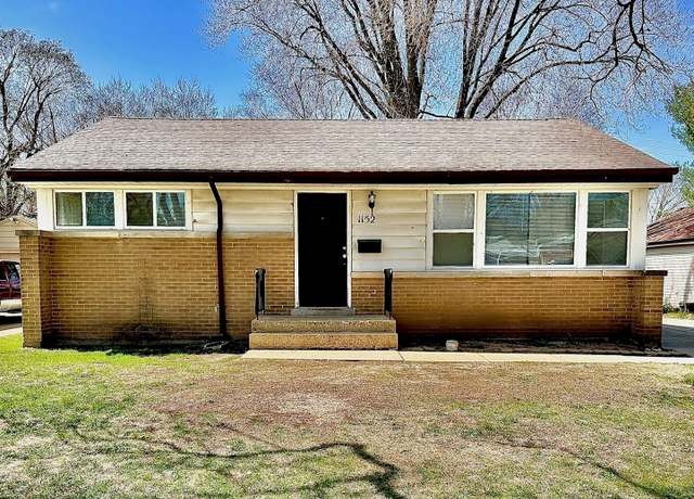 Property at 1152 Hiawatha Dr, Elgin, IL 60120, 3 beds, 1 bath