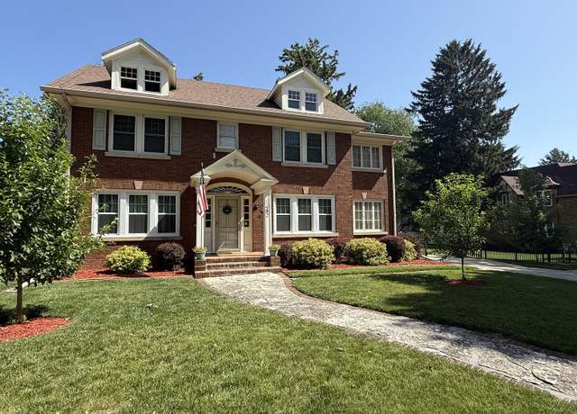 Property at 1402 W Lincoln Blvd, Freeport, IL 61032, 4 beds, 2.5 baths