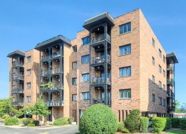 Property at 9396 Landings Ln #204, Des Plaines, IL 60016, 2 beds, 2 baths