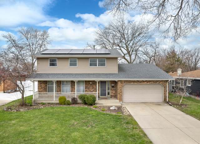 Property at 1100 Laurel Dr, Aurora, IL 60506, 4 beds, 1.5 baths