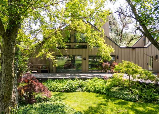 Property at 1707 Lynwood Ct, Flossmoor, IL 60422, 4 beds, 3.5 baths
