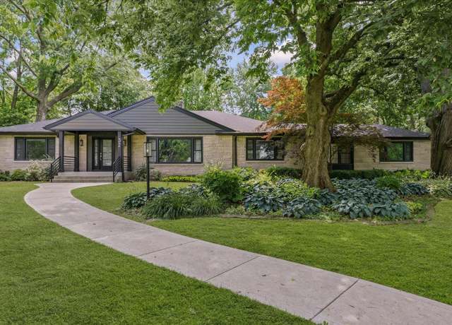 Property at 32 Greencroft Dr, Champaign, IL 61821, 3 beds, 2 baths